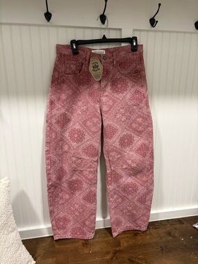 Womens Pink Bandana-Print Cropped Barrel Jeans by Junk Gypsy